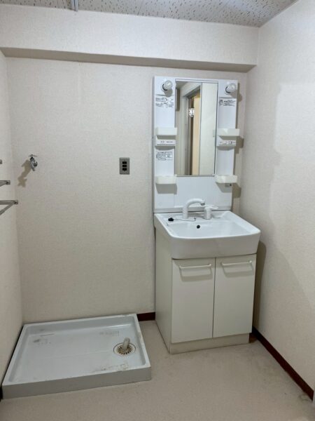 マンションリフォーム洗面化粧台before