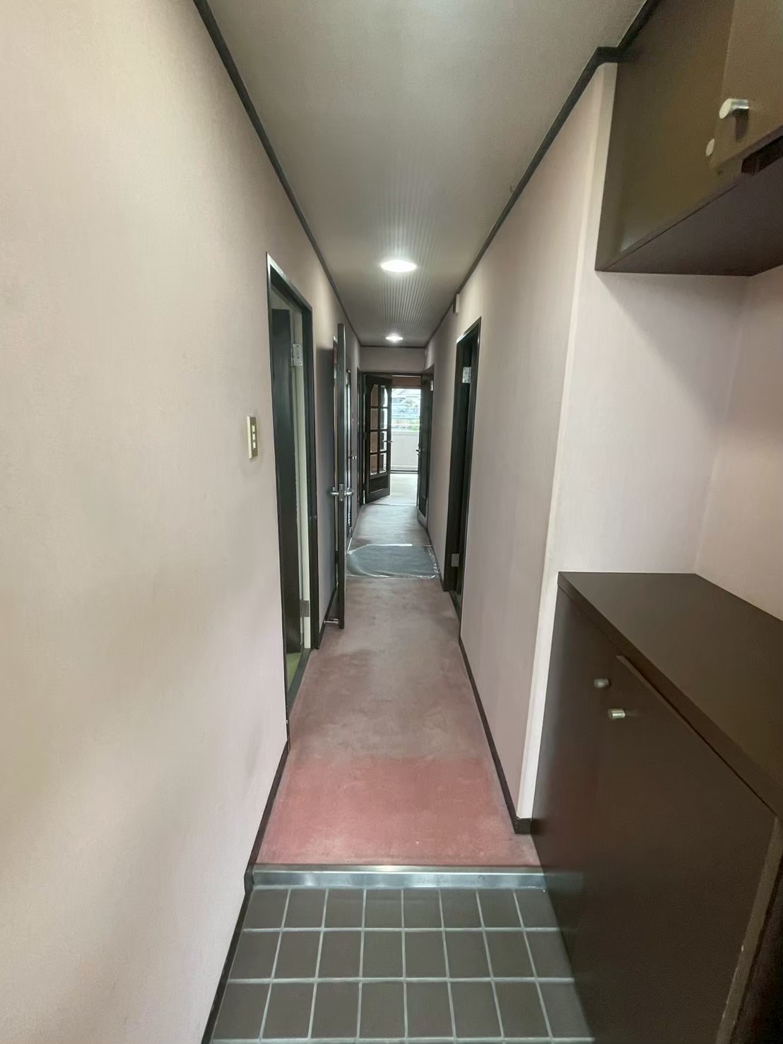 神戸市中央区　玄関から続く廊下のリフォーム前