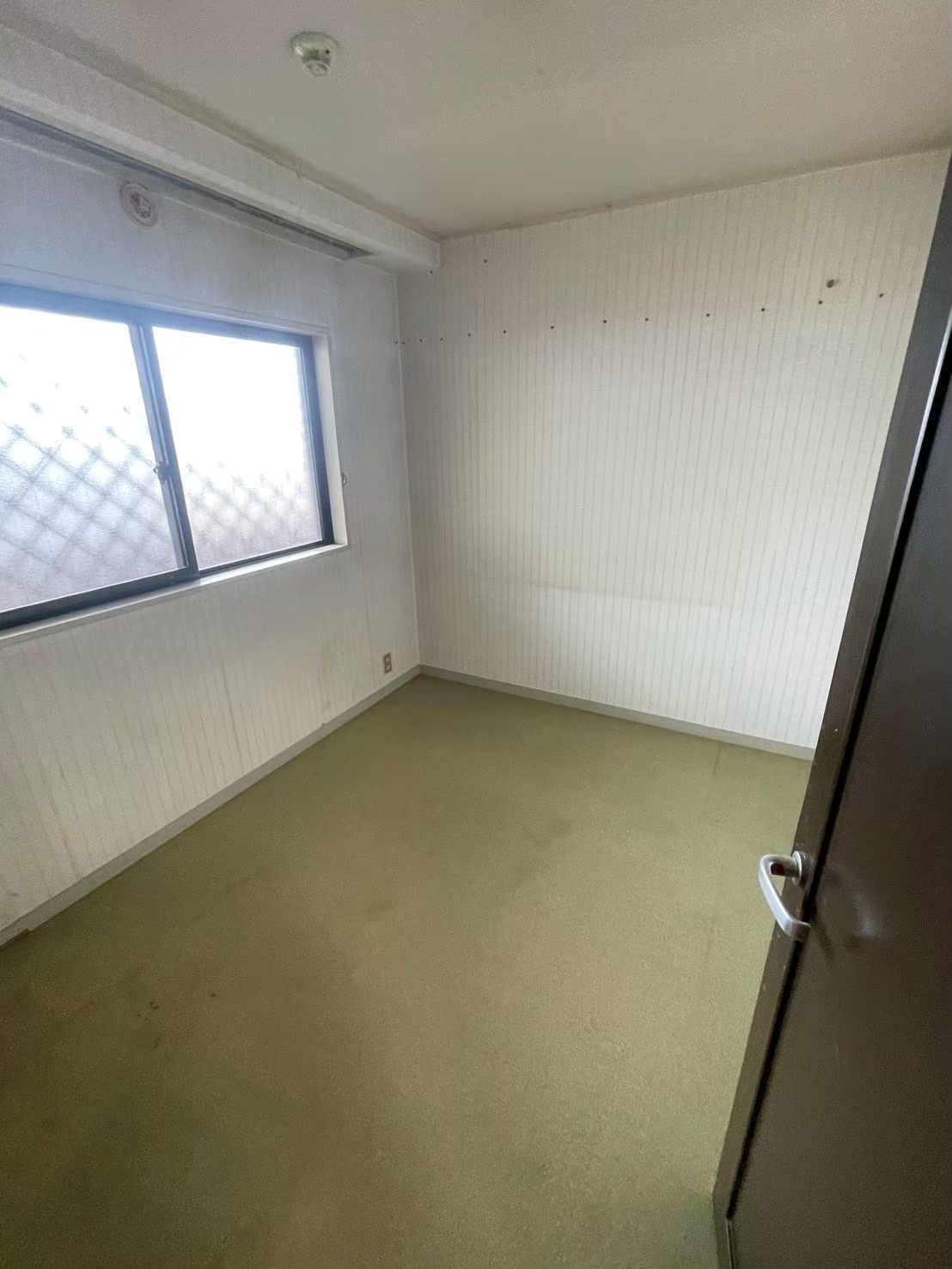 洋室②のリフォーム前