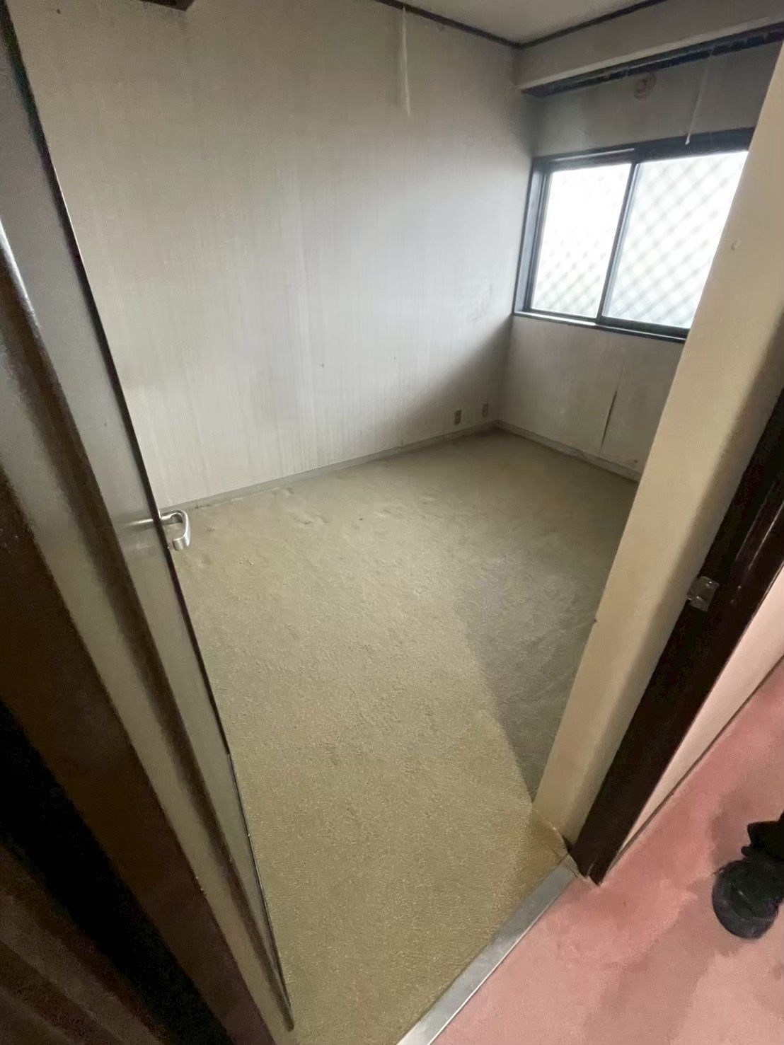 洋室①のリフォーム前