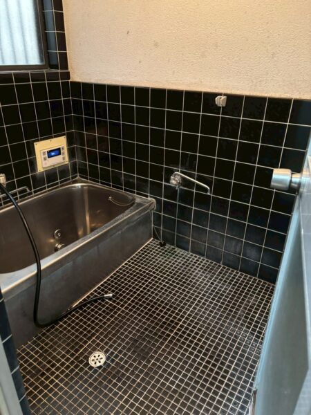 交野市 TOTOサザナ1317 浴室リフォーム Before（在来風呂）