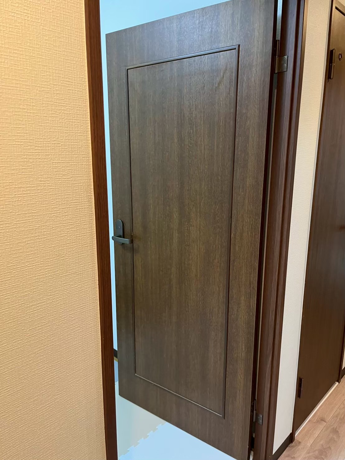 寝屋川市 洋室建具交換リフォーム施工前