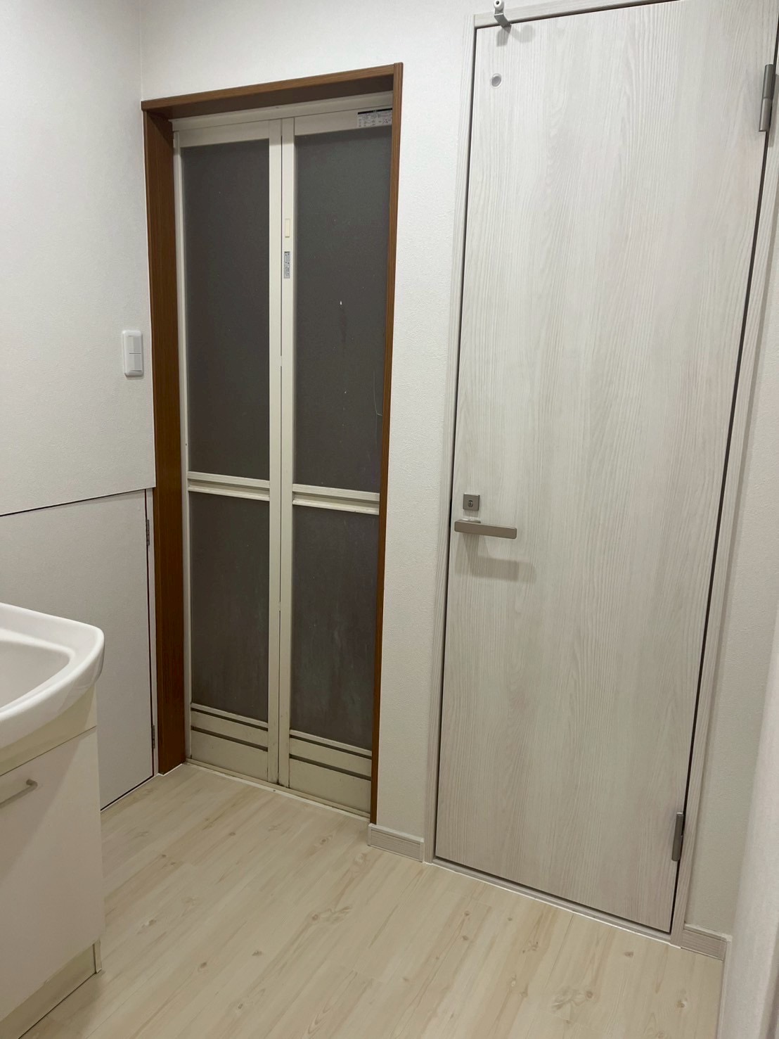 四條畷市リフォーム　洗面所before→after