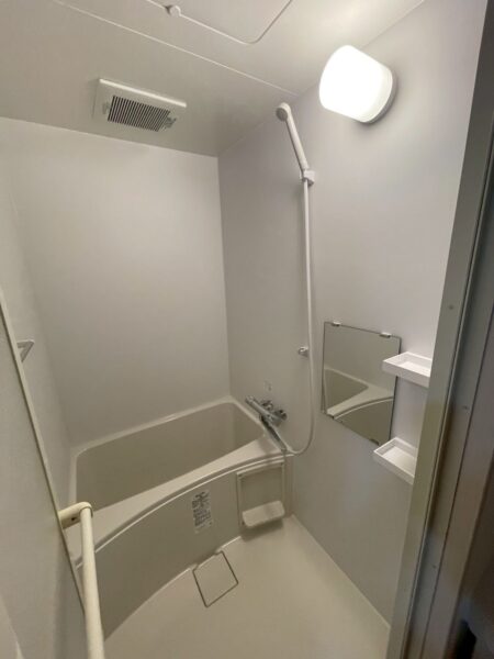 大阪市北区1DKマンションリフォーム後、独立した浴室のAfter写真