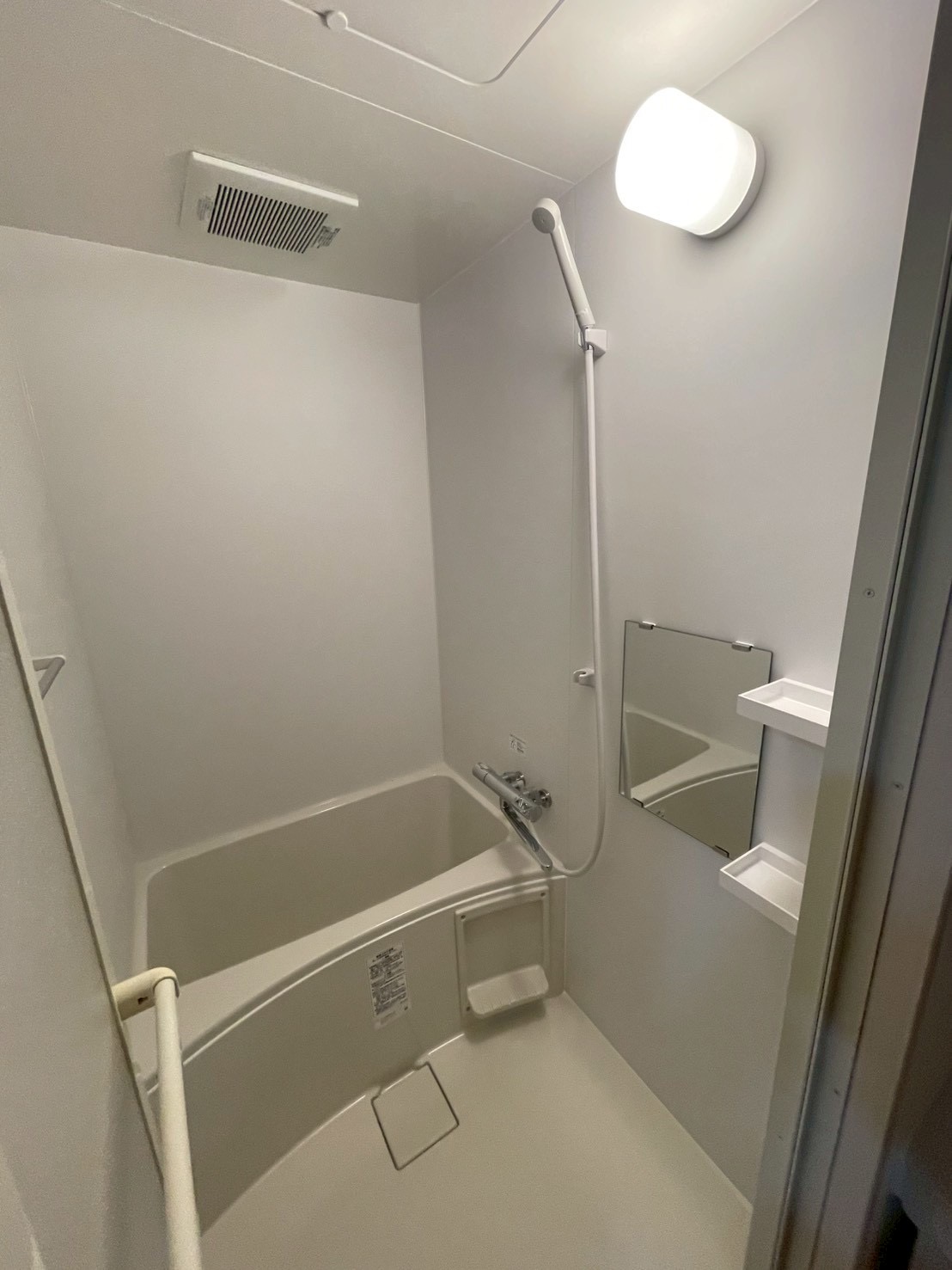 大阪市北区1DKマンションリフォーム後、独立した浴室・洗面・トイレのAfter写真