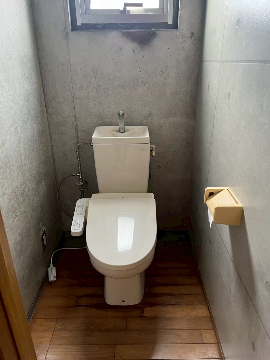 枚方市内装リフォーム2Fトイレbefore
