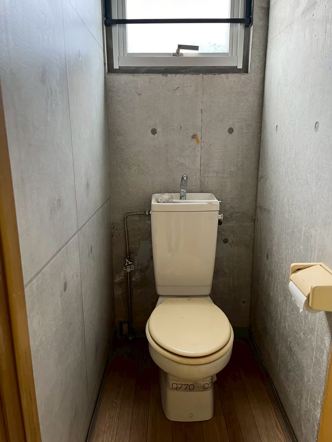 枚方市内装リフォーム1Fトイレbefore
