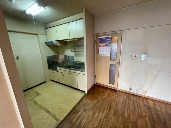 大阪市港区 マンションリフォーム キッチン・リビングbeforeの写真