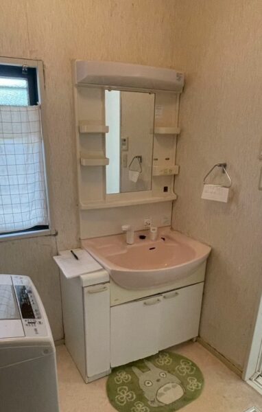 洗面化粧台リフォーム前の様子